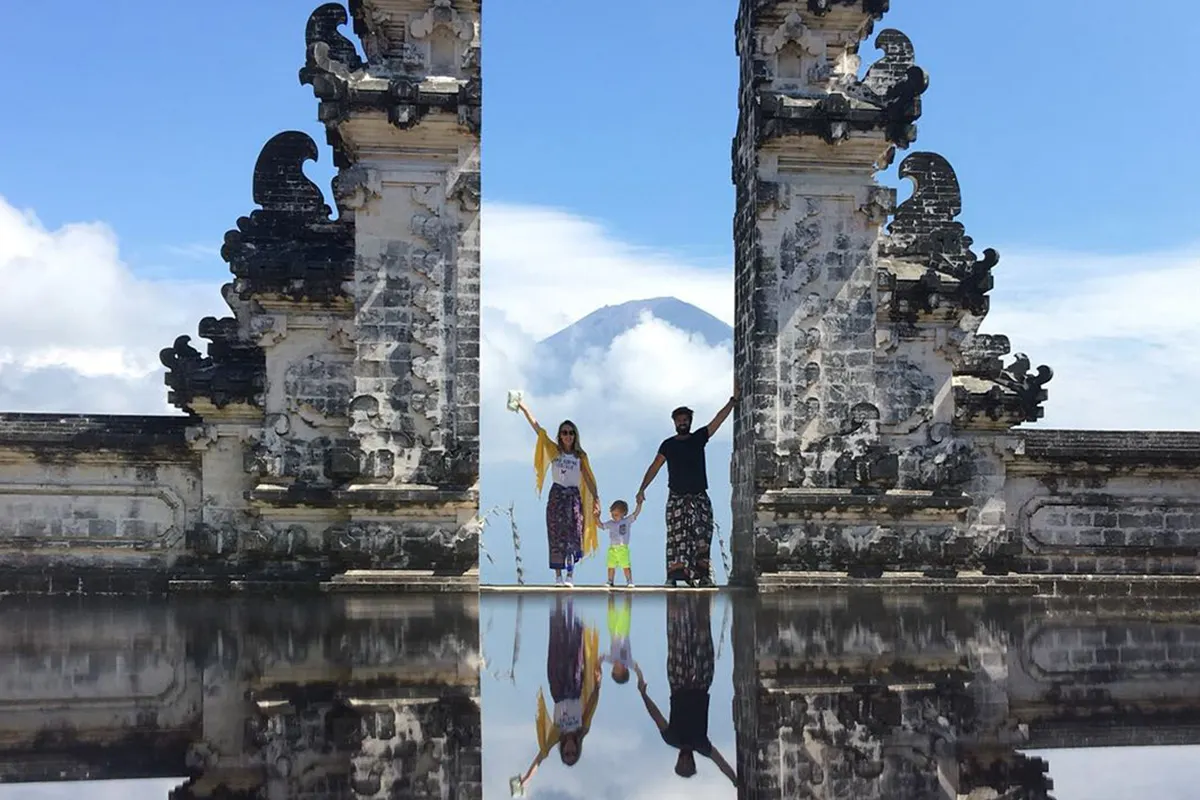 Money Exchange Kuta Instagramable Spots Bali Lempuyang Temple PAM Money Changer