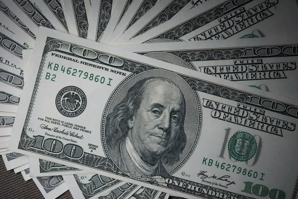 Big vs Small Bills Dollar to Rupiah Today Convert Dollar to Rupiah Money Changer Kuta Money Exchange Kuta Money Changer Bali PAM Money Changer