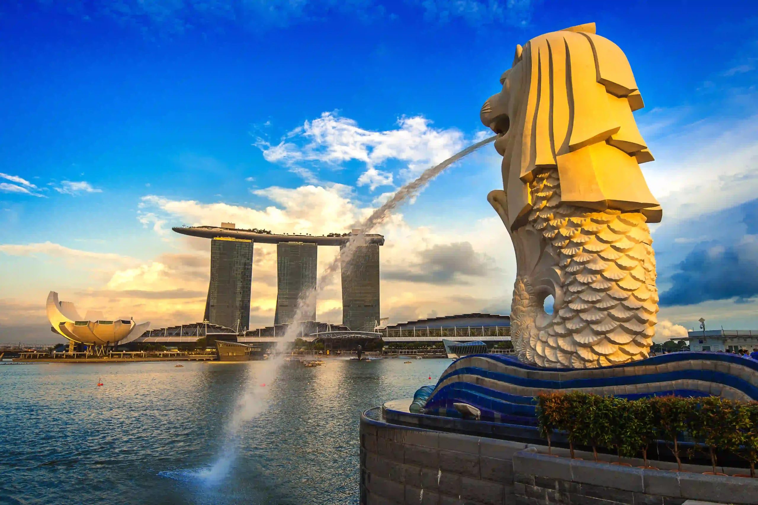 Saving in SGD IDR to SGD Singapore Dollar Merlion Statue Money Changer Kuta Money Exchange Kuta Money Changer Bali PAM Money Changer