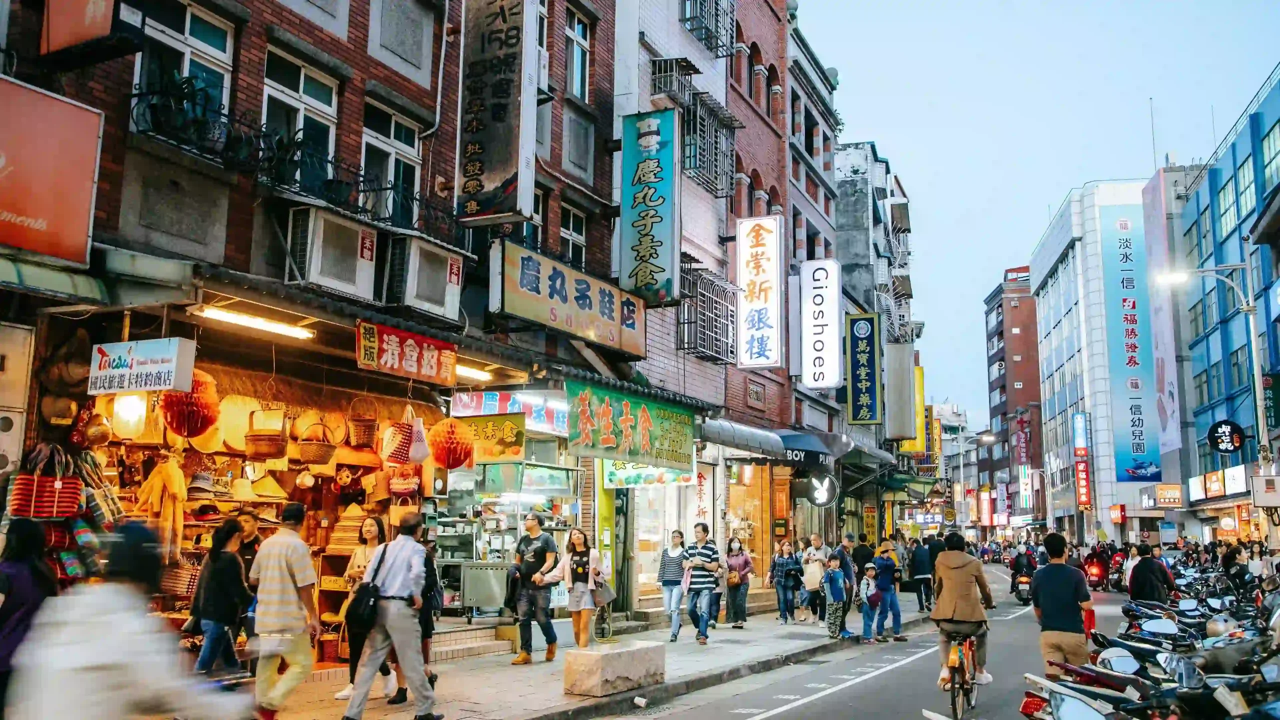 One of Weak Asian Currencies is Taiwan with Dolar Taiwan, you can get this currency in Money Changer Bali PAM Money Changer